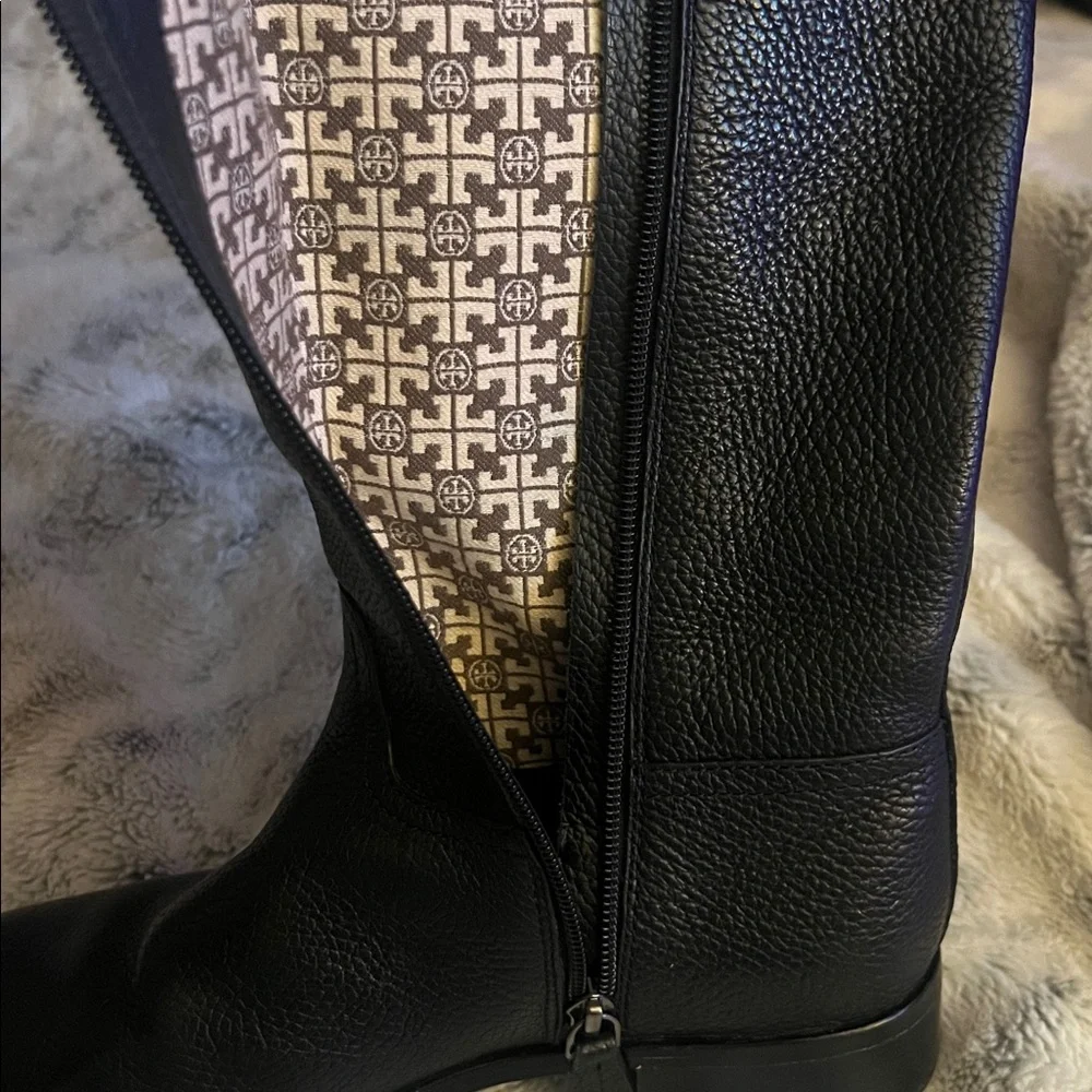 TORY BURCH Kiernan 35MM Black Riding Tumbled Leather Boots Size 7.5